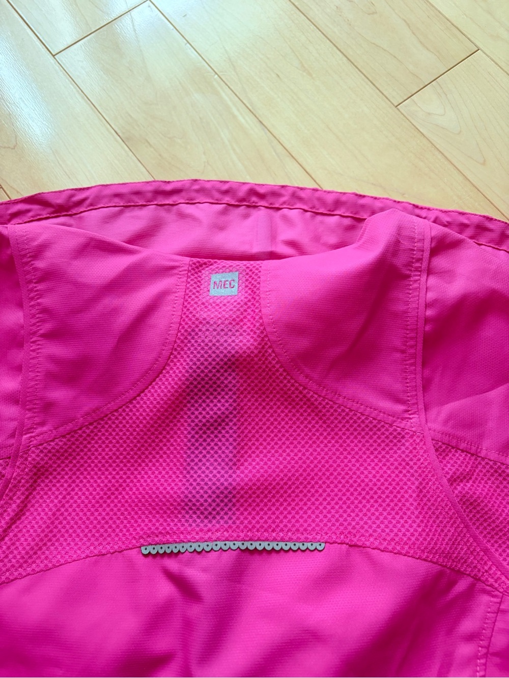 MEC Running Jacket - Picture 4 of 4